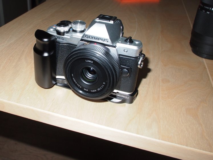 Omd Em10 II large alternative grip (Arca-Swiss) | DPReview Forums