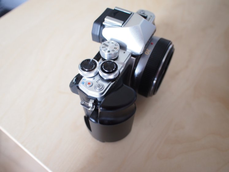 Omd Em10 II large alternative grip (Arca-Swiss) | DPReview Forums