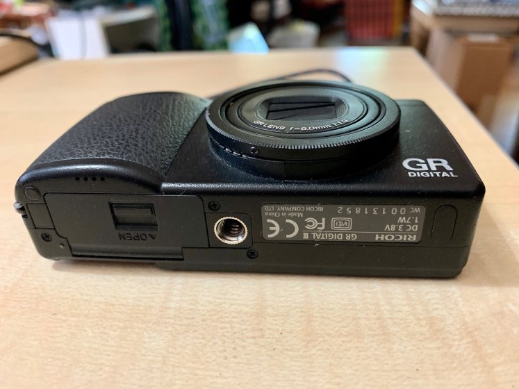 FOR SALE: Ricoh GRDiii + GW-2 + GH-2 + extras GR Digital iii