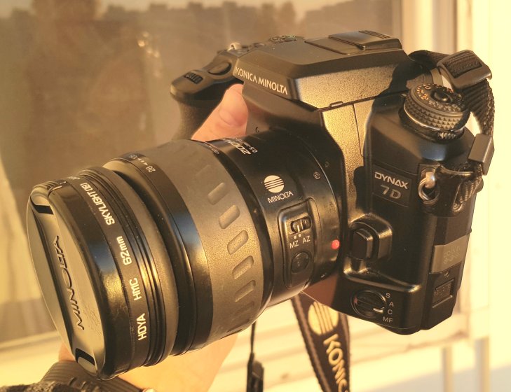 Minolta 28-105 f3.5-4.5 zoom xi wasn't designed for manual focus