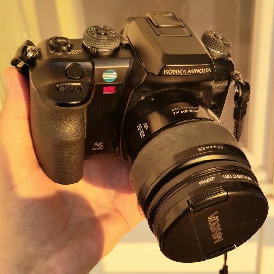 Minolta 28-105 f3.5-4.5 zoom xi wasn't designed for manual focus