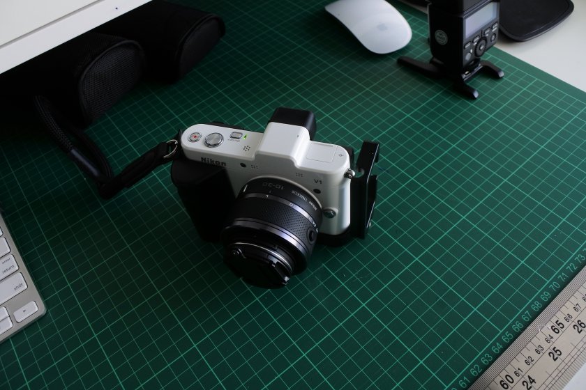 V1 and J5 L-bracket with handle | DPReview Forums