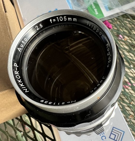 Nikon Nippon Kogaku Nikkor-P Auto 105mm F2.5 Non-Ai MF Lens
