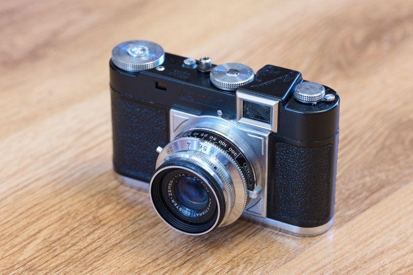 Another Italian beauty, dressed in black | DPReview Forums