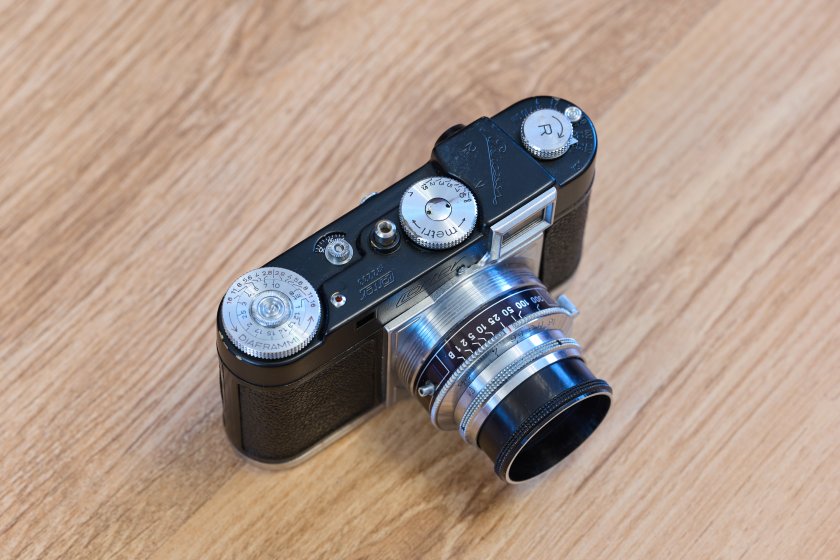 Another Italian beauty, dressed in black | DPReview Forums
