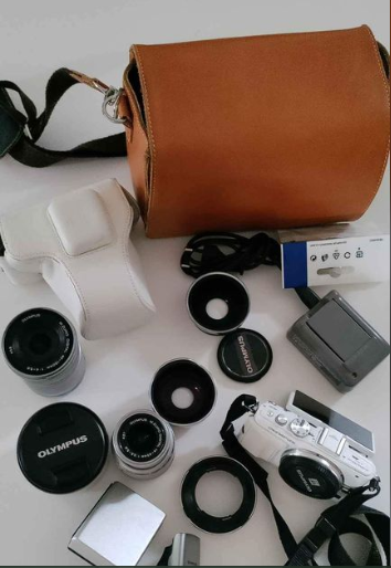 Suggestions for a small and older retro-style digital camera for a