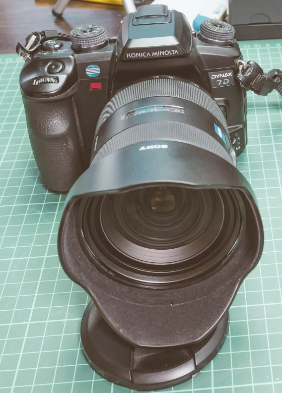 Sony Zeiss SAL2470Z on Konica Minolta Dynax 7D in 2024 | DPReview