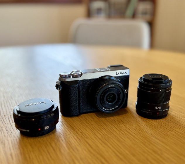 ★極上品★ Panasonic LUMIX DMC-GF7 14mm F2.5 Panasonic 14mm f2.5 for Vlogging - Great price, but do you really