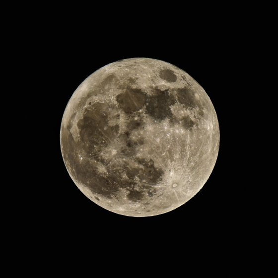Moon with 180-600mm, Z8 | DPReview Forums
