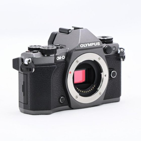 Getting the EM5 Mark ii Titanium!! | DPReview Forums