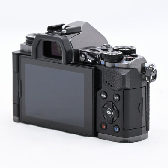 Getting the EM5 Mark ii Titanium!! | DPReview Forums
