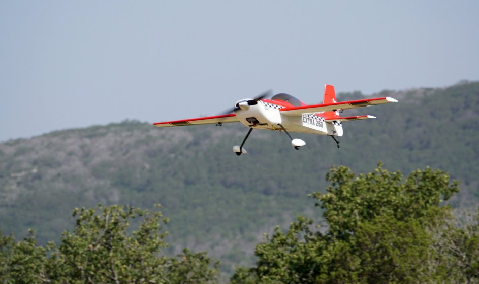Sony A77 II es la Bomba - first time out with 70300G on RC aircraft BIF ...