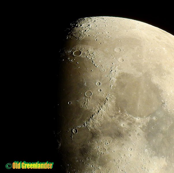 Moon shot with Nikon D5200 and Nikon AF-S DX Nikkor 55-300mm F/4.5