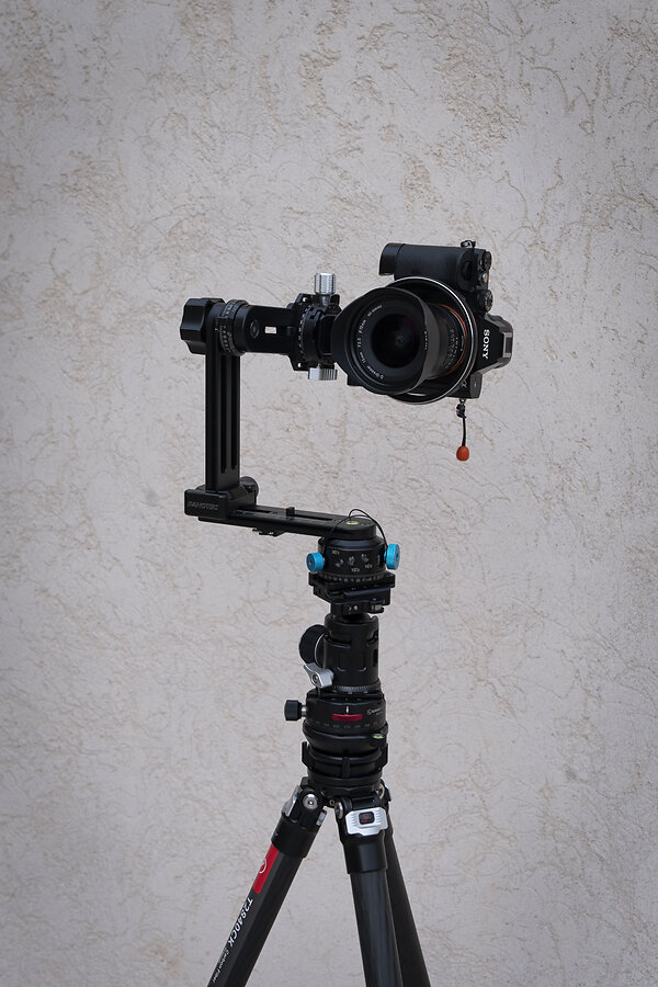 Nodal Ninja panoramic head for difficult landscape panos