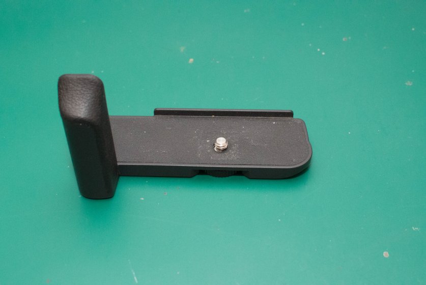 V1 - to get a grip | DPReview Forums