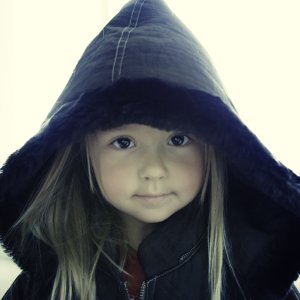 Eyes Peeking Under Coat | DPReview Forums